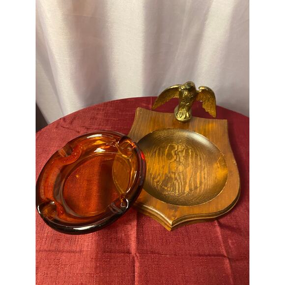Vintage, Mid-Century Style Ashtray with Brass Eagle - Picture 10 of 12
